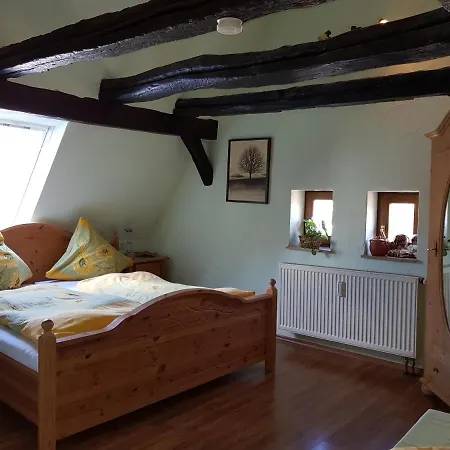 Πανσιόν Zum Burgtoerle Walldurn